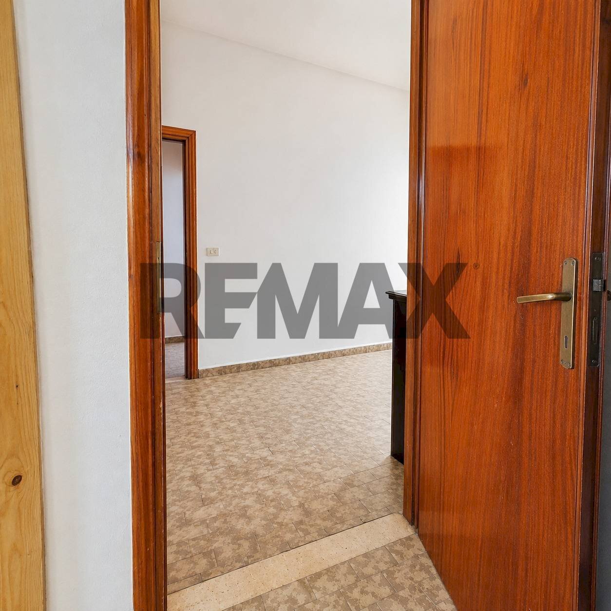 Hall / corridoio - Trilocale via Maroggia
2170, Berbenno di Valtellina - foto 3