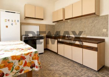 Cucina - Trilocale via Maroggia
 
2170, Berbenno di Valtellina - foto 11