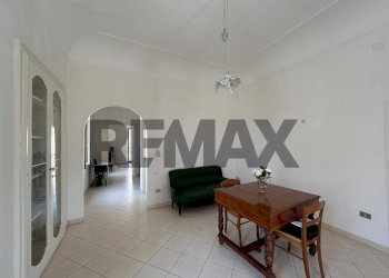 Sala da pranzo - Appartamento Via Ruggiero Bonghi
 
7, Rodi Garganico - foto 9