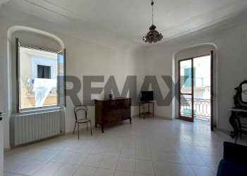 Soggiorno - Appartamento Via Ruggiero Bonghi
 
7, Rodi Garganico - foto 15