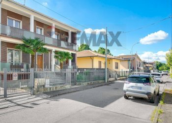 Edificio all\'aperto - Casa semi indipendente MONTE ROSA
 
15, Rescaldina - foto 22