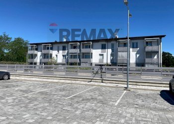 Edificio all\'aperto - Box FAENZA
 
3, Cairate - photo 6
