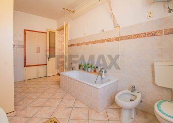 Bagno - Casa semi indipendente Piazza Cacciami
3, Grignasco - foto 14