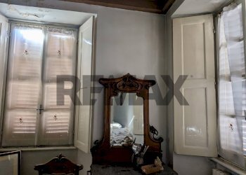Camera / camera da letto - Three-room apartment via chiesa
6, Canzo - photo 7