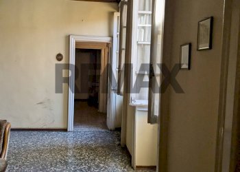 Hall / corridoio - Three-room apartment via chiesa
6, Canzo - photo 8