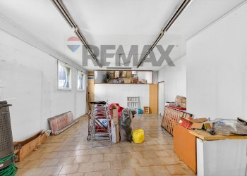 UNITA\' 1 - NEGOZIO - Independent house Via Dante
3-5, Trezzano Rosa - photo 20