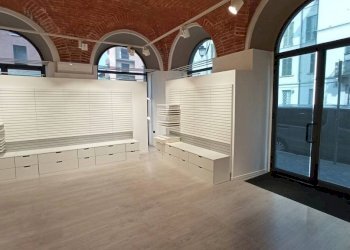 Interno non residenziale - Negozio viale Achille Marazza, 4, Borgomanero - foto 8