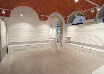 Interno non residenziale - Negozio viale Achille Marazza, 4, Borgomanero - foto 9