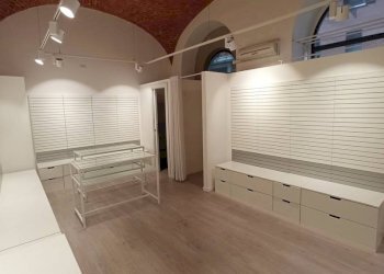 Interno non residenziale - Negozio viale Achille Marazza, 4, Borgomanero - foto 20
