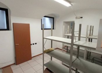 Interno non residenziale - Negozio viale Achille Marazza, 4, Borgomanero - foto 39