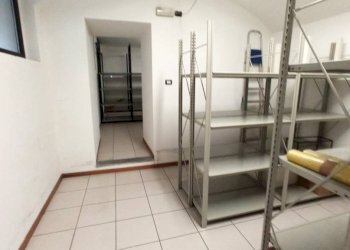 Magazzino - Negozio viale Achille Marazza, 4, Borgomanero - foto 40