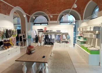 Interno non residenziale - Negozio viale Achille Marazza, 4, Borgomanero - foto 45