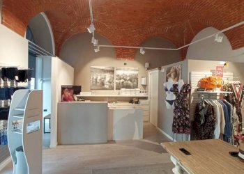 Interno non residenziale - Negozio viale Achille Marazza, 4, Borgomanero - foto 46