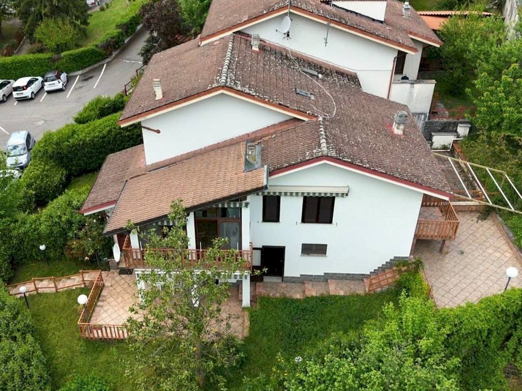 Facciata - Villa a Schiera via Telecco, San Sebastiano Curone - foto 2