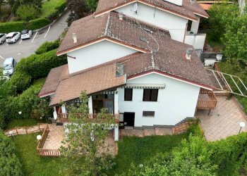Facciata - Villa a Schiera via Telecco, San Sebastiano Curone - foto 2