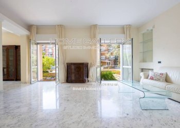 Salone - Appartamento via Alessandro Varaldo, Genova (zona Quarto) - foto 4