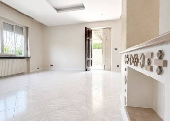 Ingresso - Four-room apartment via Saluzzo, 5, Casalgrasso - photo 5