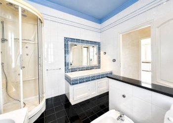 Bagno - Four-room apartment via Saluzzo, 5, Casalgrasso - photo 17