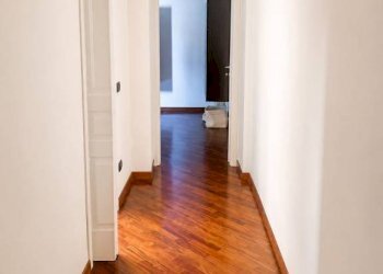 Corridoio - Three-room apartment via Torino, 61, Finale Ligure - photo 6
