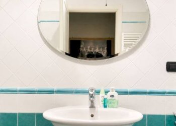 Bagno - Three-room apartment via Torino, 61, Finale Ligure - photo 10