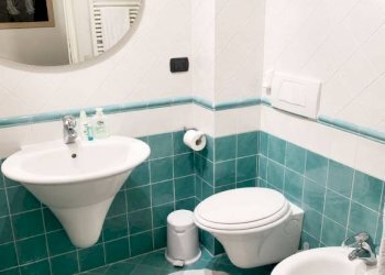 Bagno - Three-room apartment via Torino, 61, Finale Ligure - photo 11