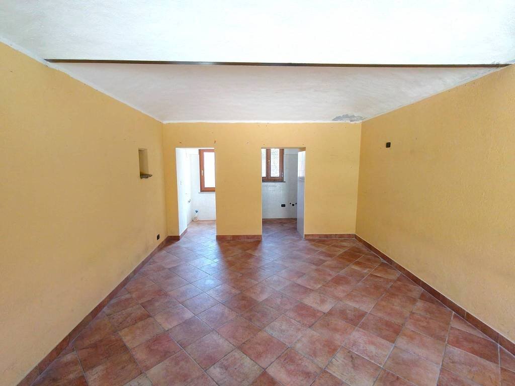 Interno non residenziale - Negozio via Mellana, 6, Cuneo (zona Donatello) - foto 1