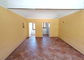 Interno non residenziale - Negozio via Mellana, 6, Cuneo (zona Donatello) - foto 1