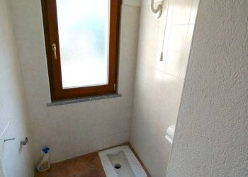 Bagno - Negozio via Mellana, 6, Cuneo (zona Donatello) - foto 7