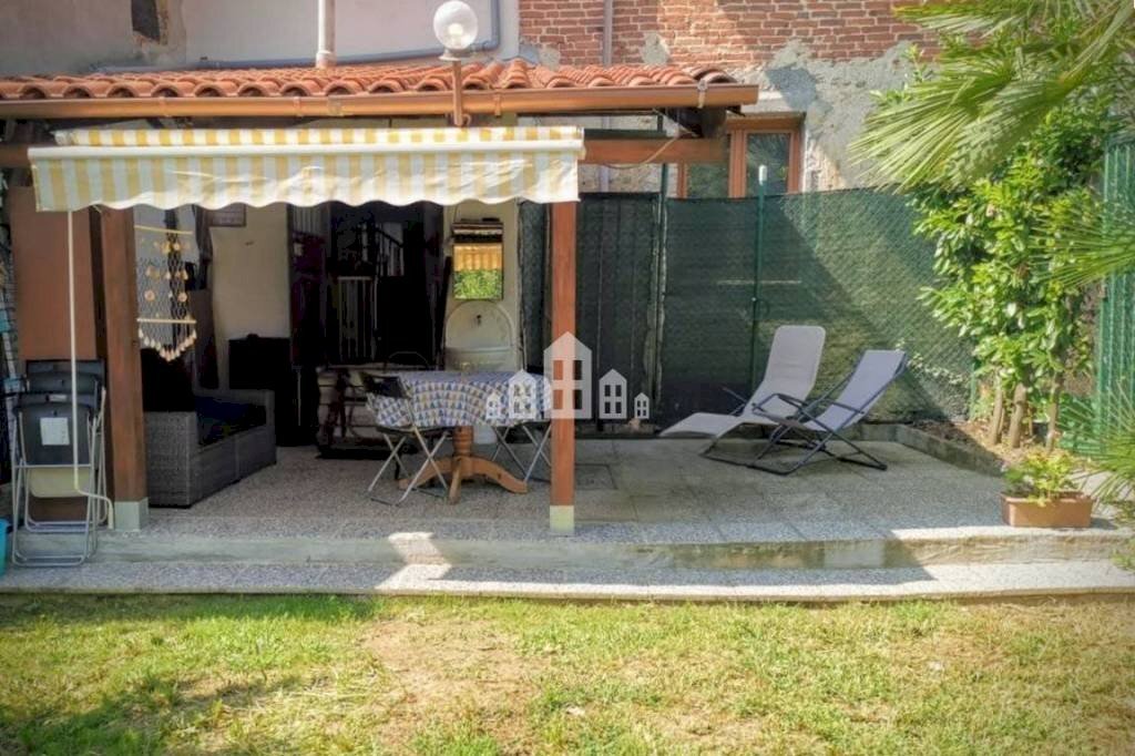 Giardino - Independent house Frazione Preparetto, case Benasso, Castellamonte - photo 2