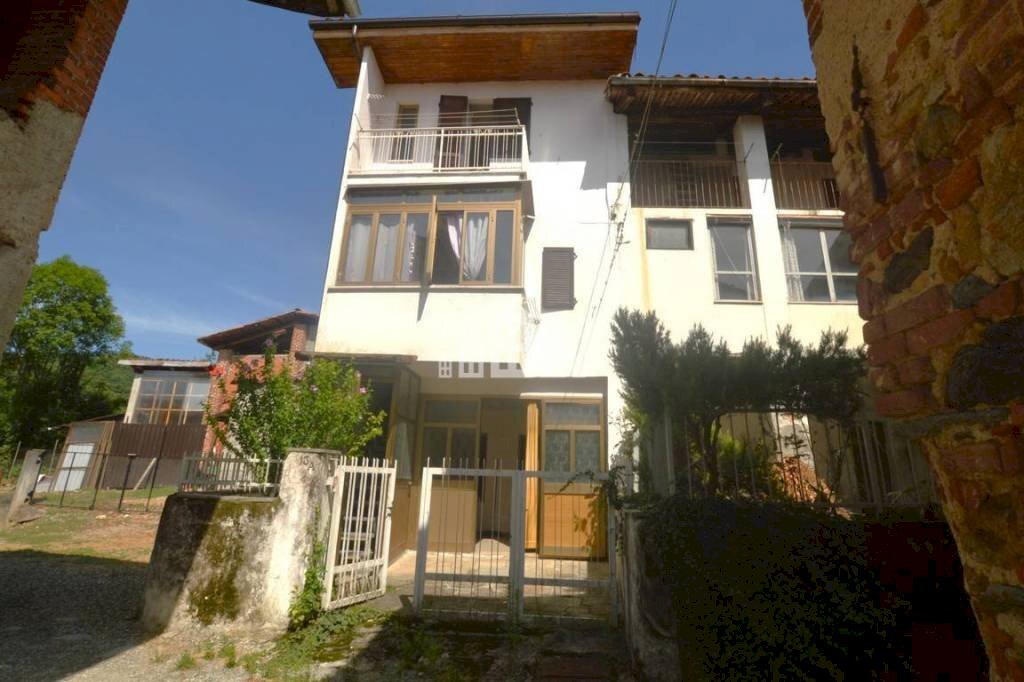 Facciata - Casa indipendente via Goglio, 23, Castellamonte - foto 1