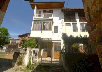 Facciata - Casa indipendente via Goglio, 23, Castellamonte - foto 1