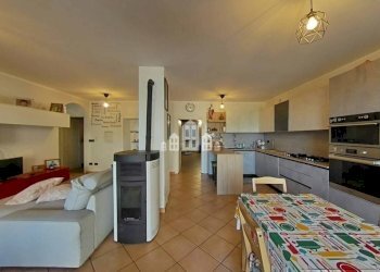 Salone - Appartamento Frazione preparetto, 129, Castellamonte - foto 2