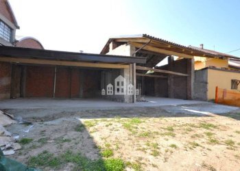 Cortile interno - Casa indipendente via Dell' Orco, 10, Rivarolo Canavese - foto 37