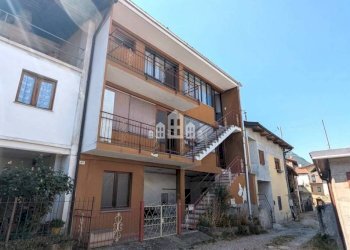 Facciata - Casa indipendente via Conte Michele Cagnis, 45, Lessolo - foto 1