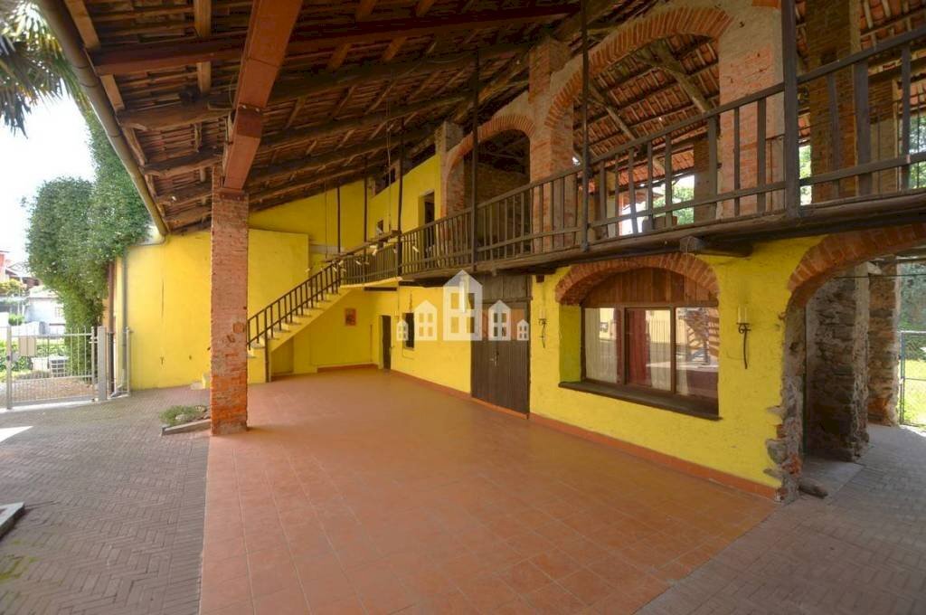 Facciata - Negozio via ROMA, 5, San Martino Canavese - foto 3