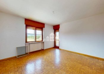 Camera da letto - Apartment via Verdi, 15, Strambino - photo 32