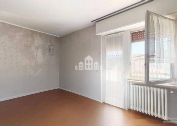Camera da letto - Four-room apartment via Castellamonte, 31, Banchette - photo 9