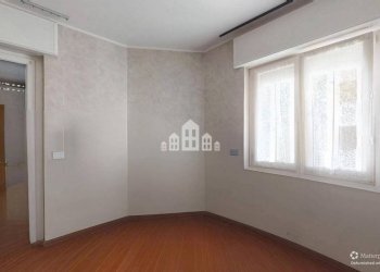 Stanza non arredata - Four-room apartment via Castellamonte, 31, Banchette - photo 24