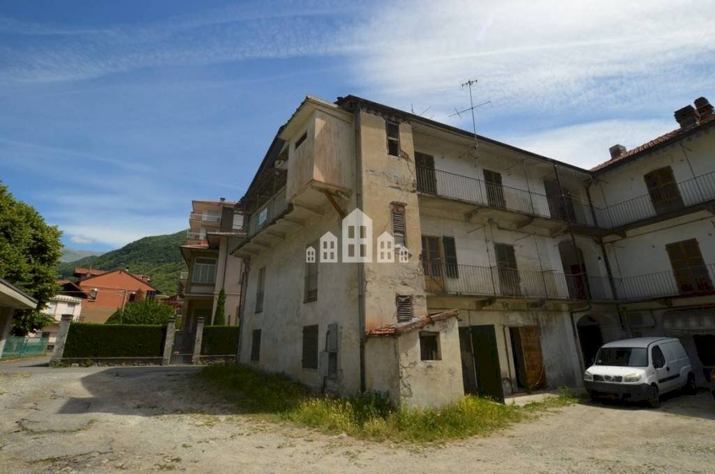 Facciata - Casa indipendente via Marconi, 23, Pont-Canavese - foto 1
