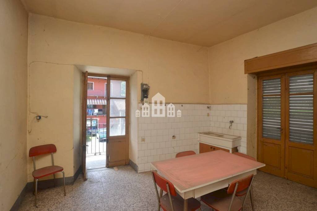 Cucina - Casa indipendente via Marconi, 23, Pont-Canavese - foto 2