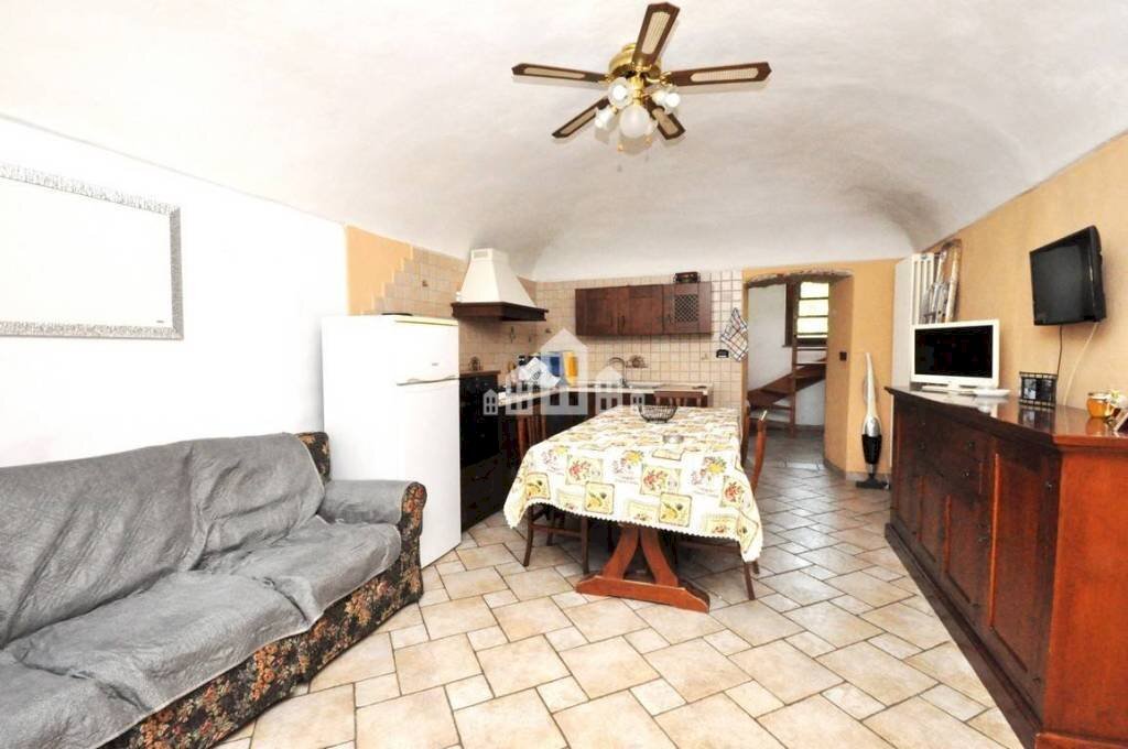 Cantina - Casa indipendente Località Moriane Inferiore, 1, Cuorgnè - foto 2