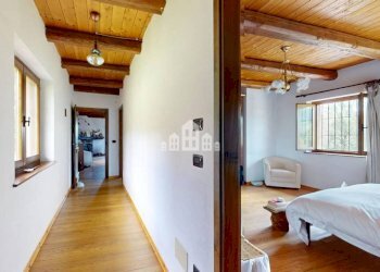 Corridoio - Casa indipendente via Cil Carpano, 39, Issiglio - foto 26