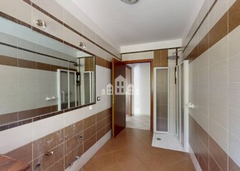 Bagno - Four-room apartment via Verdi, 8, Ivrea - photo 17