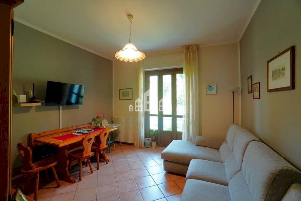 Salone - Four-room apartment via Gobetti, 4, Cuorgnè - photo 1