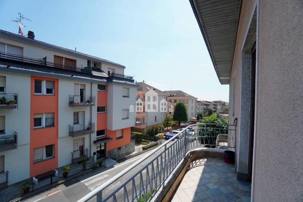 Balcone - Four-room apartment via Gobetti, 4, Cuorgnè - photo 2