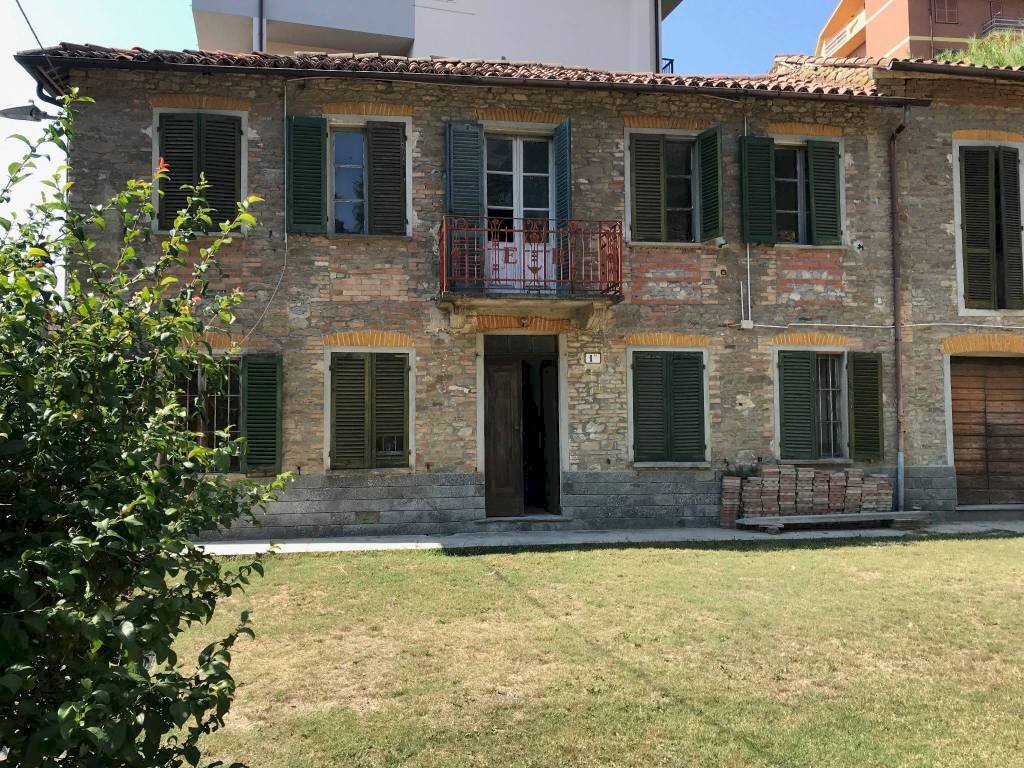 Facciata - Rustico via Poma, Cassinasco - foto 3