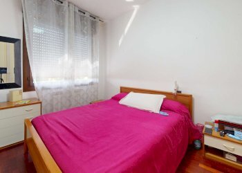 md2130-bedroom 1 - Three-room apartment via Mirri, Medicina - photo 4
