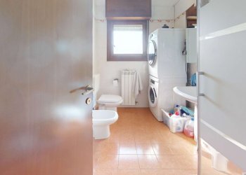 md2130-bathroom - Three-room apartment via Mirri, Medicina - photo 6