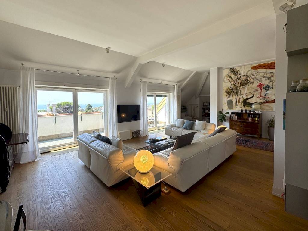 Salone - Attico viale Quartara, 39m, Genova (zona Quarto) - foto 1