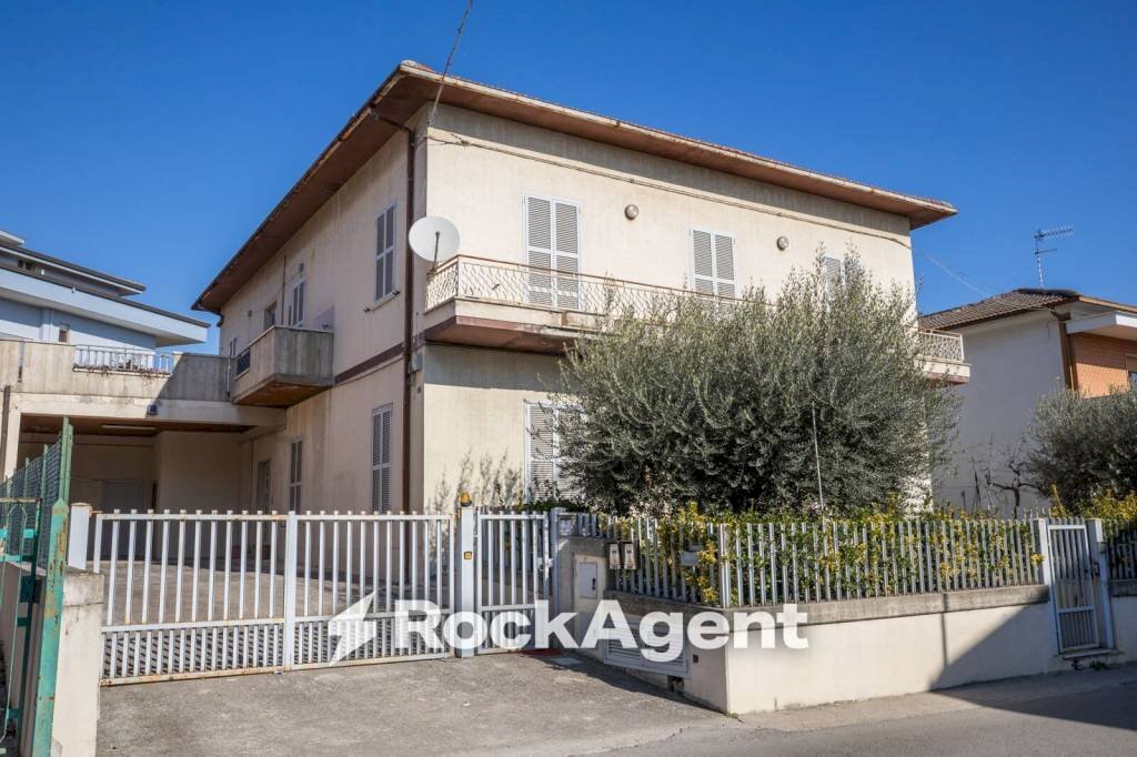 Facciata - Independent house via Luigi Migliori, 76, Giulianova - photo 3